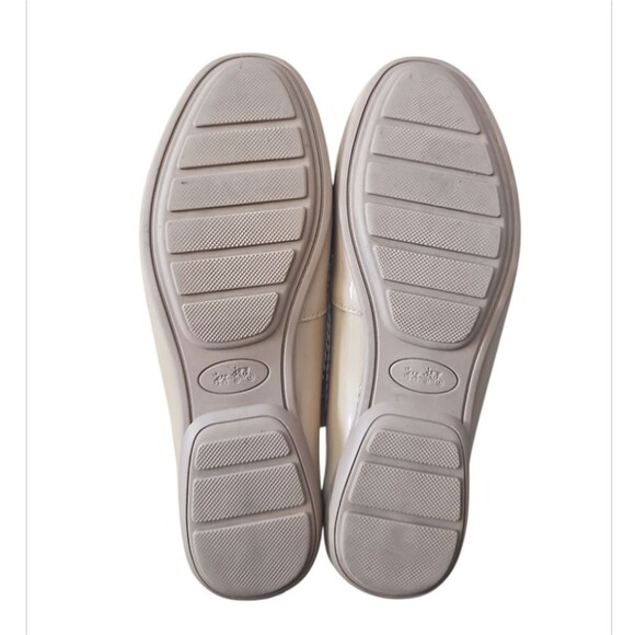 Coach Odette Slip On Loafer Tan Patent Leather Sz 7 Elegant Comfortable Timeless - Picture 6 of 15